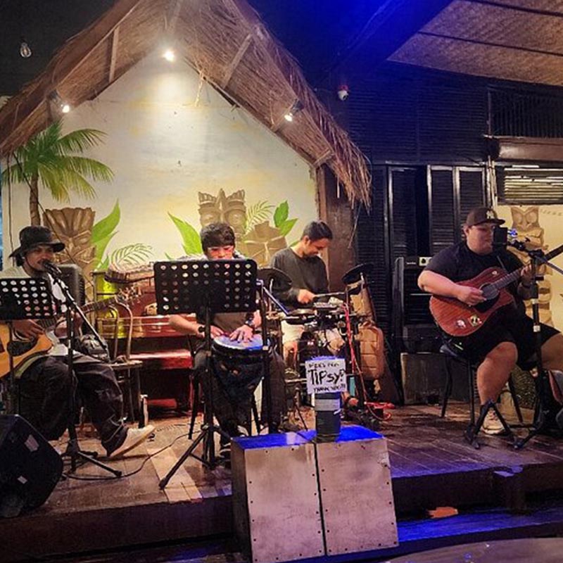 coron-busuanga-island_0152_live-music-nice-drinks live music bar Coron
