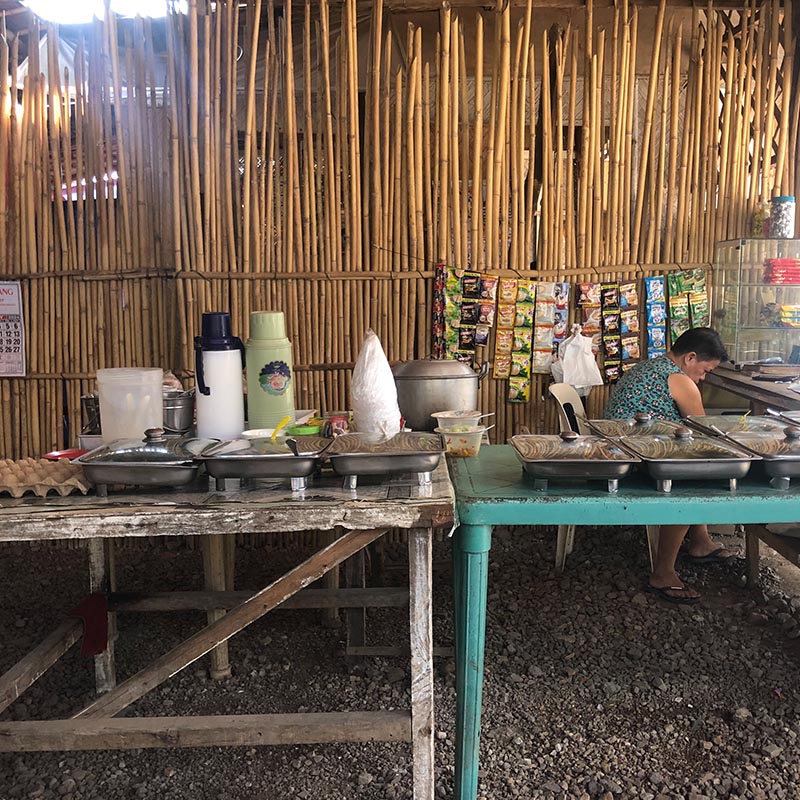 eat local food in Coron
