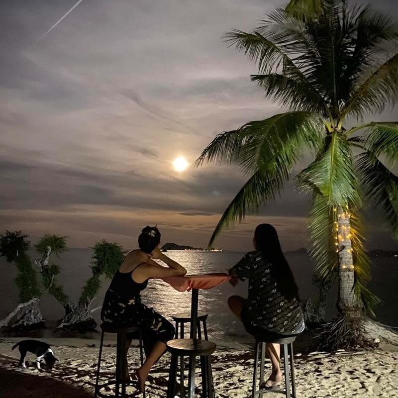 Coron-Busuanga_travelguide_0052_478031006_122115272888692469_5378416772446667619_n evening at Lakdayan beach